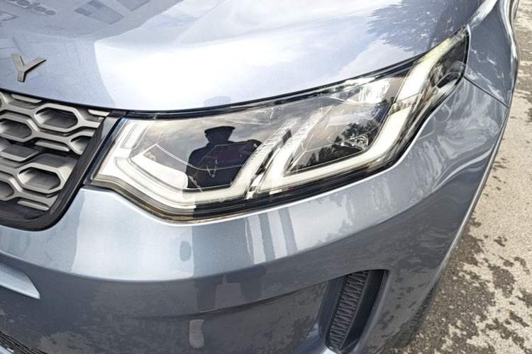 Used Land Rover Discovery Sport 2022 Restyled 249 PS R-Dynamic SE Performance Tech Edition 5 Seats Left Front Headlight