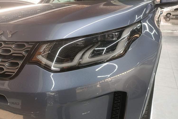 Used Land Rover Discovery Sport 2022 249 PS R-Dynamic SE Performance Tech Edition 5 Seats Left Front Headlight