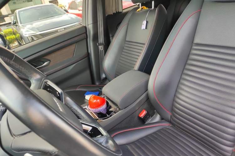 Used Land Rover Discovery Sport 2022 249 PS R-Dynamic S Performance Edition 5 Seats Left Front Seat