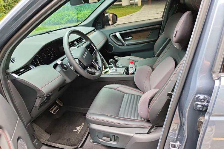 Used Land Rover Discovery Sport 2022 249 PS R-Dynamic S Performance Edition 5 Seats Left Front Seat