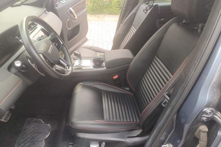 Used Land Rover Discovery Sport 2022 Revised Version 249 PS R-Dynamic S Performance Edition 5 Seats Left Front Seat