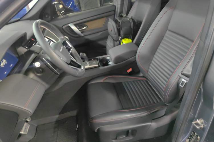 Used Land Rover Discovery Sport 2022 249 PS R-Dynamic S Performance Edition 5 Seats Left Front Seat