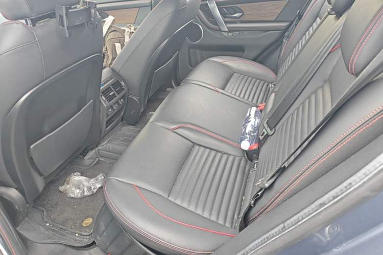 Used Land Rover Discovery Sport 2022 249 PS R-Dynamic SE Performance Tech Edition 5 Seats Left Rear Seat