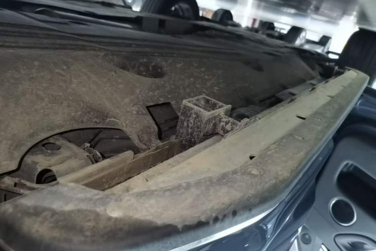 Used Land Rover Discovery Sport 2022 249 PS R-Dynamic S Performance Edition 5 Seats Left Side Sill