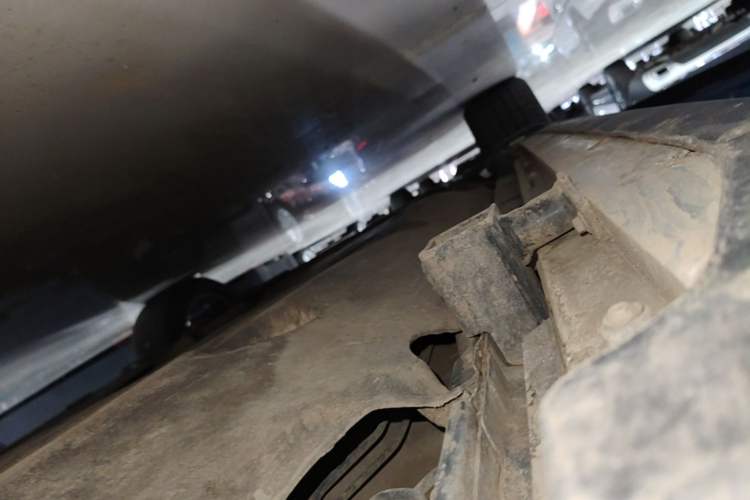 Used Land Rover Discovery Sport 2022 249 PS R-Dynamic SE Performance Tech Edition 5 Seats Left Side Sill