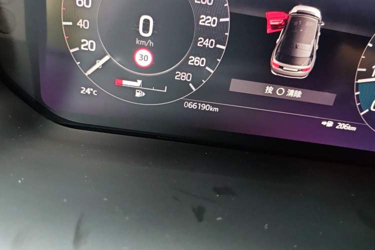 Used Land Rover Discovery Sport 2022 249 PS R-Dynamic S Performance Edition 5 Seats Odometer Close Up