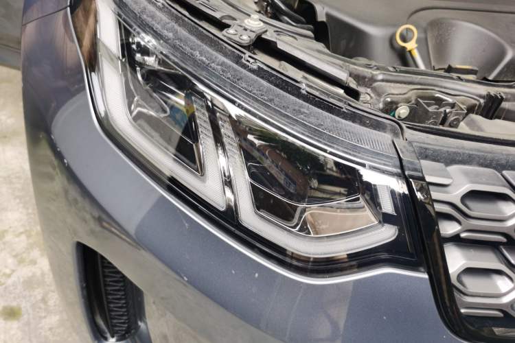 Used Land Rover Discovery Sport 2022 249 PS R-Dynamic S Performance Edition 5 Seats Right Front Headlight