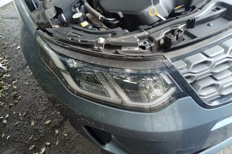 Used Land Rover Discovery Sport 2022 249 PS R-Dynamic S Performance Edition 5 Seats Right Front Headlight