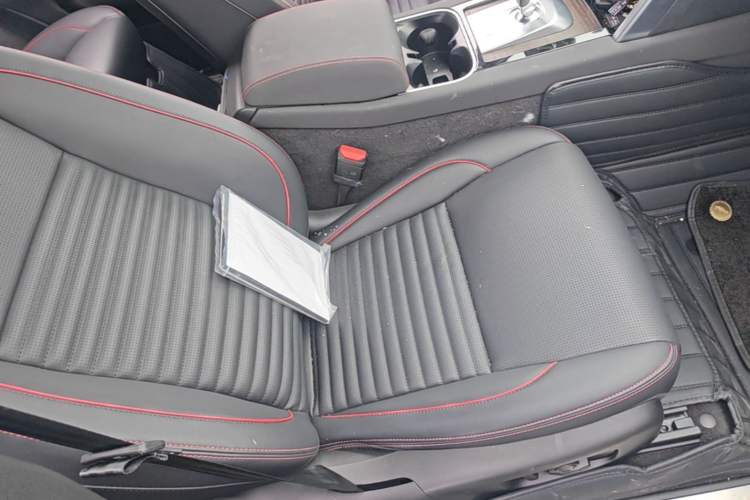 Used Land Rover Discovery Sport 2022 249 PS R-Dynamic SE Performance Tech Edition 5 Seats Right Front Seat