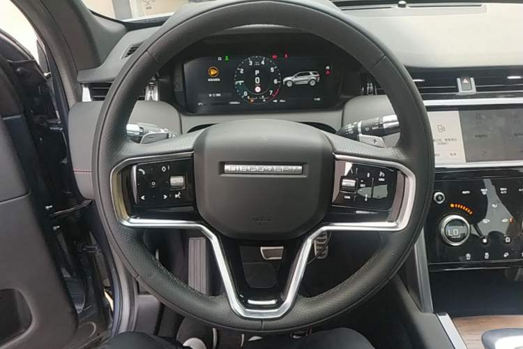 Used Land Rover Discovery Sport 2022 249 PS R-Dynamic SE Performance Tech Edition 5 Seats Steering Wheel
