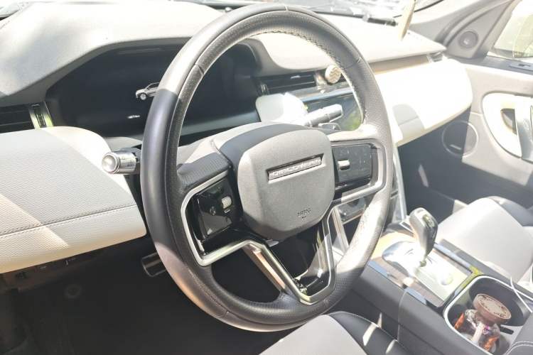 Used Land Rover Discovery Sport 2022 Restyled 249 PS R-Dynamic SE Performance Tech Edition 5 Seats Steering Wheel