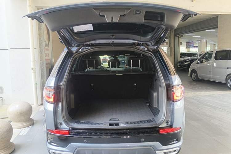 Used Land Rover Discovery Sport 2022 249 PS R-Dynamic S Performance Edition 5 Seats Trunk