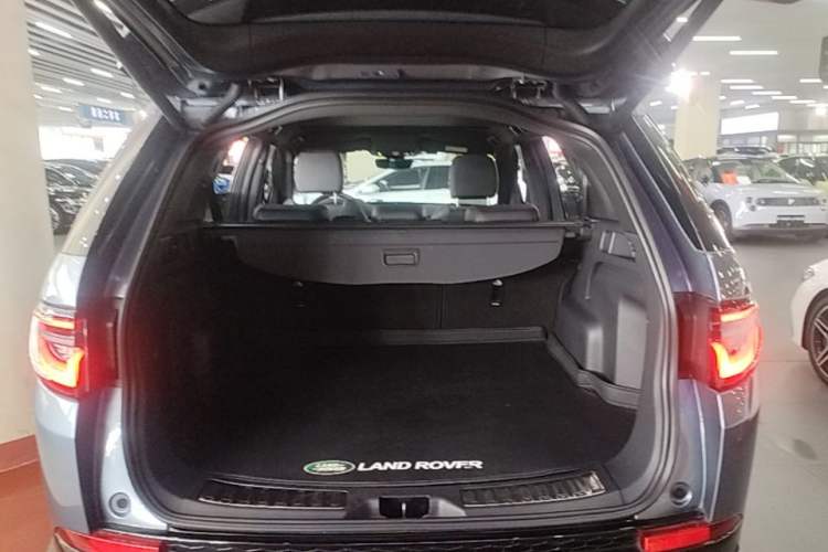 Used Land Rover Discovery Sport 2022 249 PS R-Dynamic SE Performance Tech Edition 5 Seats Trunk