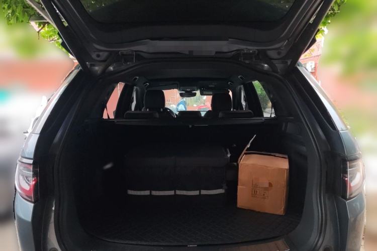 Used Land Rover Discovery Sport 2022 249 PS R-Dynamic SE Performance Tech Edition 5 Seats Trunk