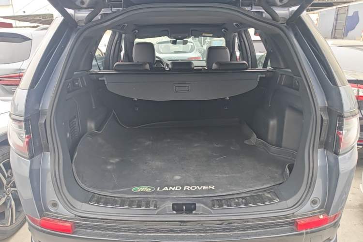 Used Land Rover Discovery Sport 2022 249 PS R-Dynamic SE Performance Tech Edition 5 Seats Trunk