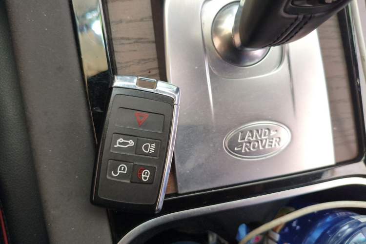 Used Land Rover Discovery Sport 2022 249 PS R-Dynamic SE Performance Tech Edition 5 Seats Vehicle Key
