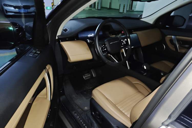 Used Land Rover Discovery Sport 2022 Revised Version 249 PS Metropolitan Edition Driver Seat