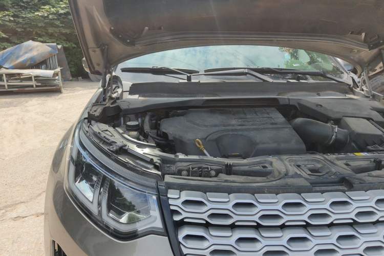 Used Land Rover Discovery Sport 2022 249 PS Metropolitan Edition 5 Seats Engine Bay Right