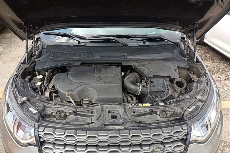 Used Land Rover Discovery Sport 2022 249 PS R-Dynamic HSE Luxury Custom Edition 7 Seats Engine Bay