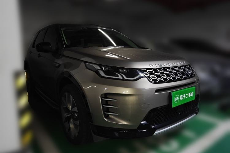 Used Land Rover Discovery Sport 2022 Revised Version 249 PS Metropolitan Edition Front Right 45 Deg