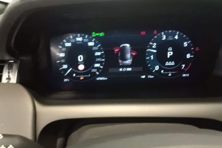 Used Land Rover Discovery Sport 2022 249 PS R-Dynamic S Performance Edition 5 Seats Instrument Cluster