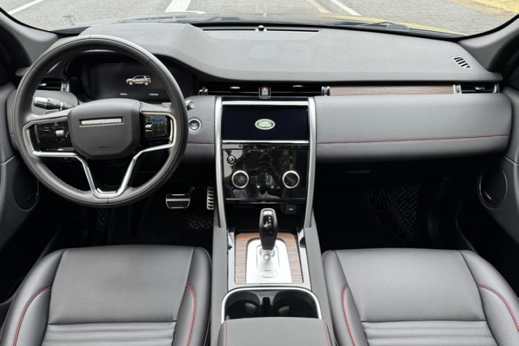 Used Land Rover Discovery Sport 2022 Restyled 249 PS R-Dynamic SE Performance Tech Edition 5 Seats Interior 1