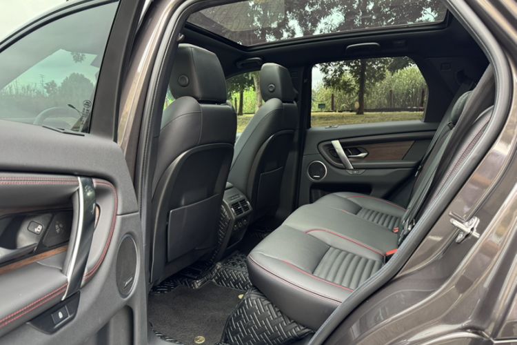 Used Land Rover Discovery Sport 2022 Restyled 249 PS R-Dynamic SE Performance Tech Edition 5 Seats Interior 3