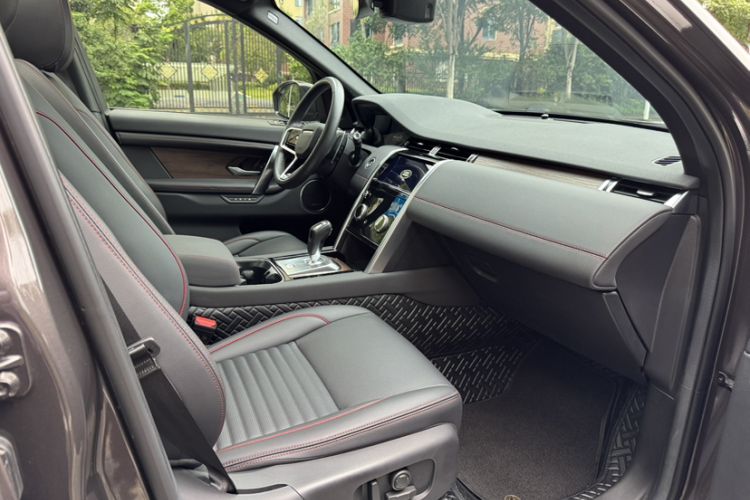 Used Land Rover Discovery Sport 2022 Restyled 249 PS R-Dynamic SE Performance Tech Edition 5 Seats Interior 4