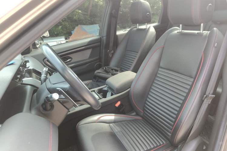 Used Land Rover Discovery Sport 2022 249 PS Metropolitan Edition 5 Seats Left Front Seat