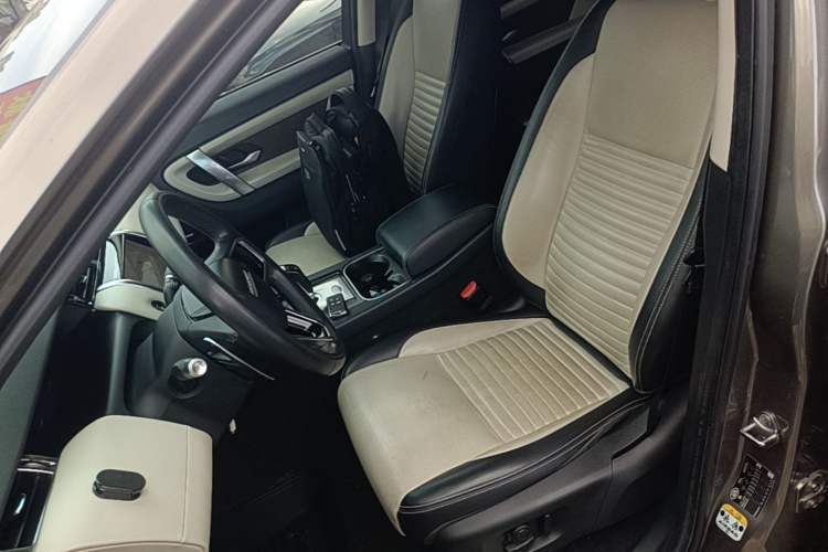 Used Land Rover Discovery Sport 2022 249 PS R-Dynamic HSE Luxury Custom Edition 7 Seats Left Front Seat