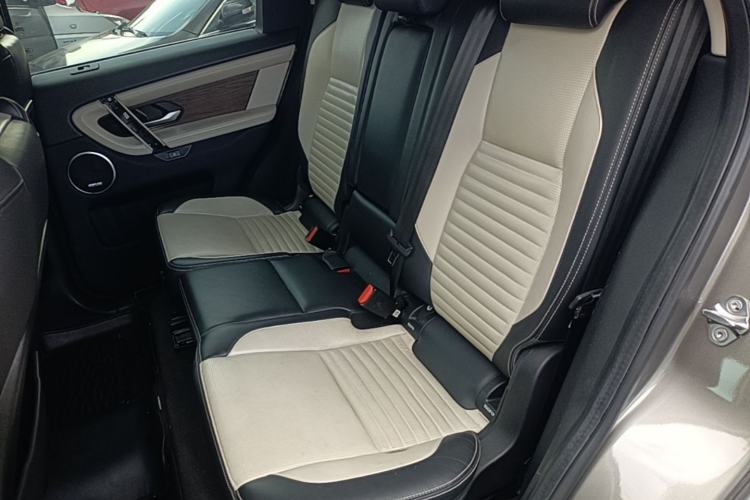 Used Land Rover Discovery Sport 2022 249 PS R-Dynamic HSE Luxury Custom Edition 7 Seats Left Rear Seat