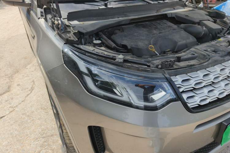 Used Land Rover Discovery Sport 2022 249 PS Metropolitan Edition 5 Seats Right Front Headlight