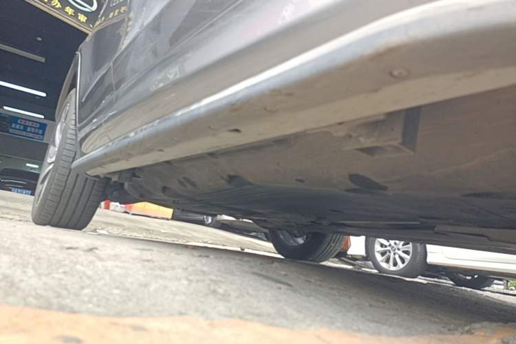 Used Land Rover Discovery Sport 2022 249 PS R-Dynamic HSE Luxury Custom Edition 7 Seats Right Side Sill
