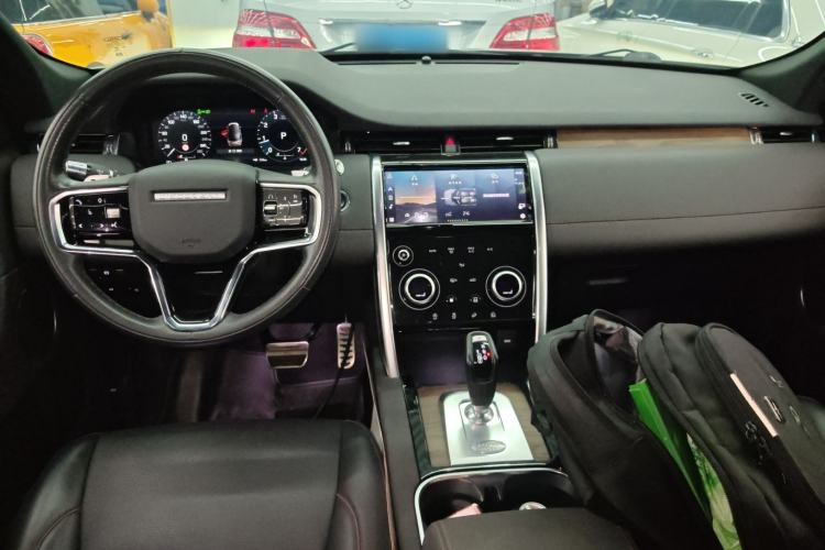 Used Land Rover Discovery Sport 2022 249 PS R-Dynamic SE Performance Tech Edition 5 Seats Center Console