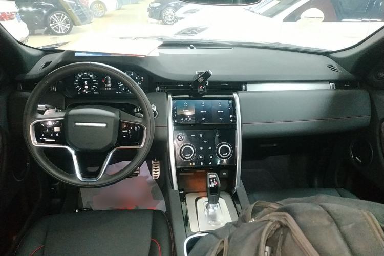 Used Land Rover Discovery Sport 2022 249 PS Metropolitan Edition 5 Seats Center Console