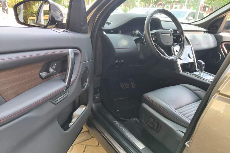 Used Land Rover Discovery Sport 2022 Restyled 249 PS R-Dynamic SE Performance Tech Edition 5 Seats Driver Seat