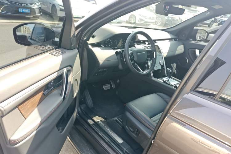 Used Land Rover Discovery Sport 2022 Revised Version 249 PS R-Dynamic S Performance Edition 5 Seats Driver Seat