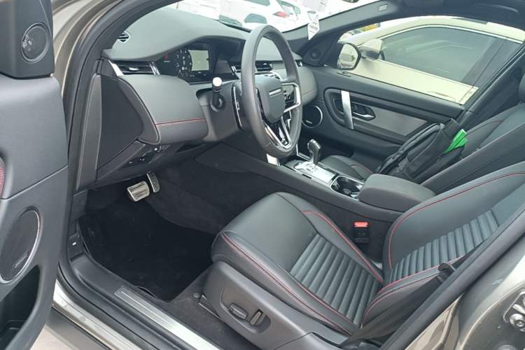 Used Land Rover Discovery Sport 2022 249 PS Metropolitan Edition 5 Seats Driver Seat