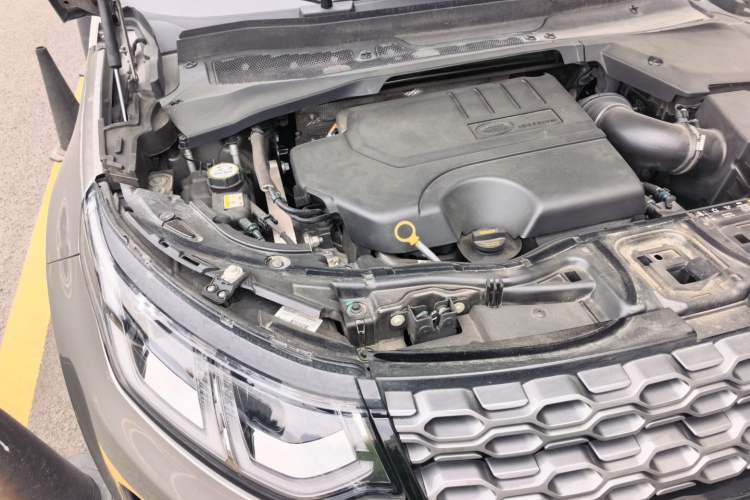 Used Land Rover Discovery Sport 2022 249 PS R-Dynamic S Performance Edition 5 Seats Engine Bay Right
