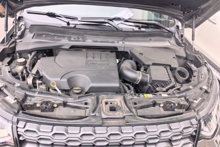 Used Land Rover Discovery Sport 2022 249 PS R-Dynamic S Performance Edition 5 Seats Engine Bay