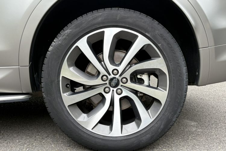 Used Land Rover Discovery Sport 2022 249 PS R-Dynamic S Performance Edition 5 Seats Exterior 2
