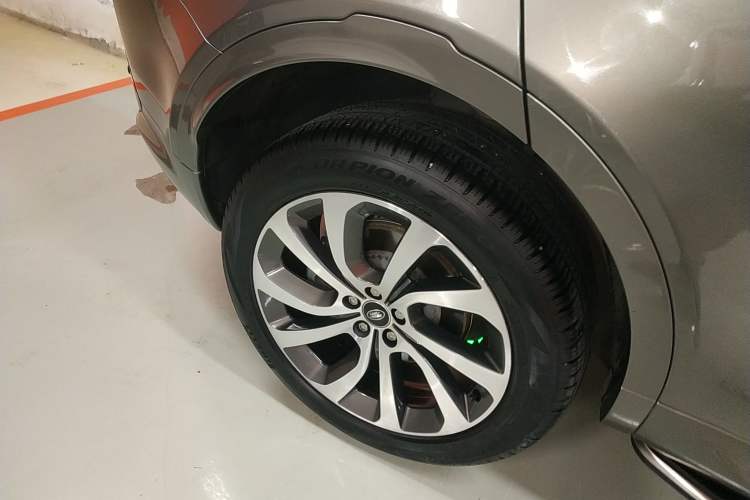 Used Land Rover Discovery Sport 2022 249 PS Metropolitan Edition 5 Seats Exterior 4