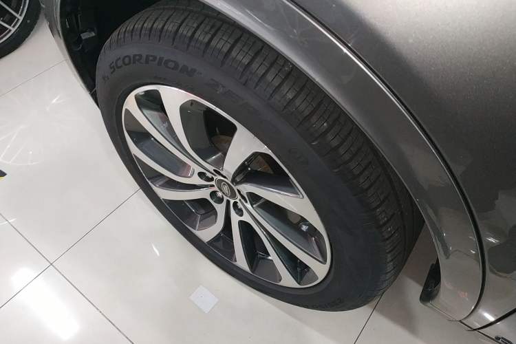 Used Land Rover Discovery Sport 2022 249 PS R-Dynamic S Performance Edition 5 Seats Exterior 4