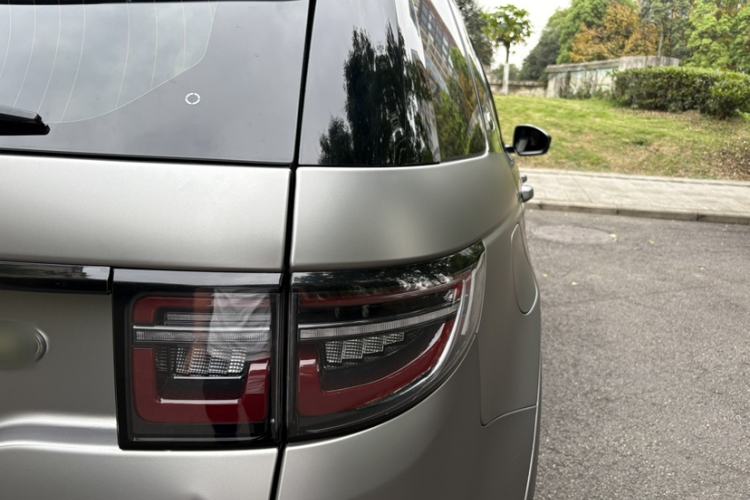 Used Land Rover Discovery Sport 2022 249 PS R-Dynamic S Performance Edition 5 Seats Exterior 6