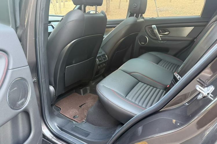 Used Land Rover Discovery Sport 2022 Revised Version 249 PS Metropolitan Edition Exterior 6