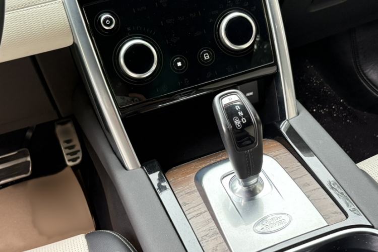 Used Land Rover Discovery Sport 2022 249 PS R-Dynamic S Performance Edition 5 Seats Gear Lever