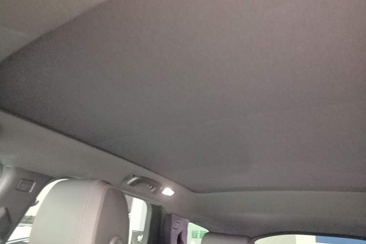 Used Land Rover Discovery Sport 2022 249 PS R-Dynamic S Performance Edition 5 Seats Headliner