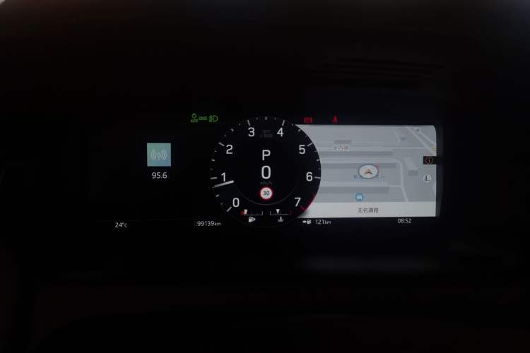 Used Land Rover Discovery Sport 2022 249 PS R-Dynamic SE Performance Tech Edition 5 Seats Instrument Cluster