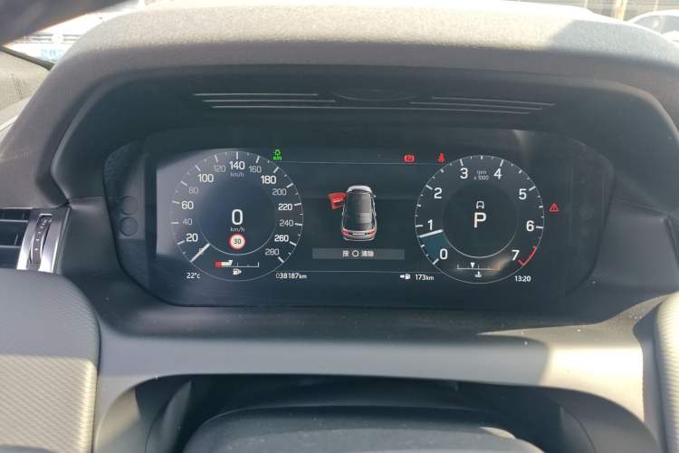 Used Land Rover Discovery Sport 2022 Revised Version 249 PS R-Dynamic S Performance Edition 5 Seats Instrument Cluster