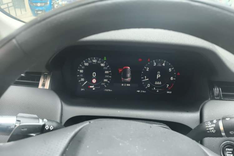 Used Land Rover Discovery Sport 2022 249 PS Metropolitan Edition 5 Seats Instrument Cluster
